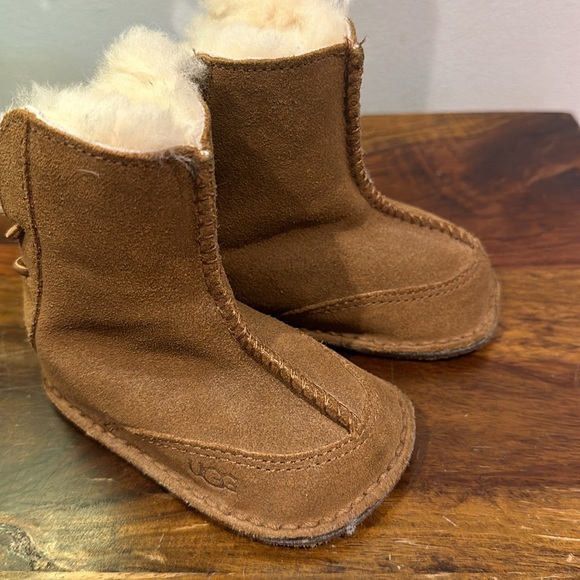Baby Uggs sz SML - Picture 5 of 6
